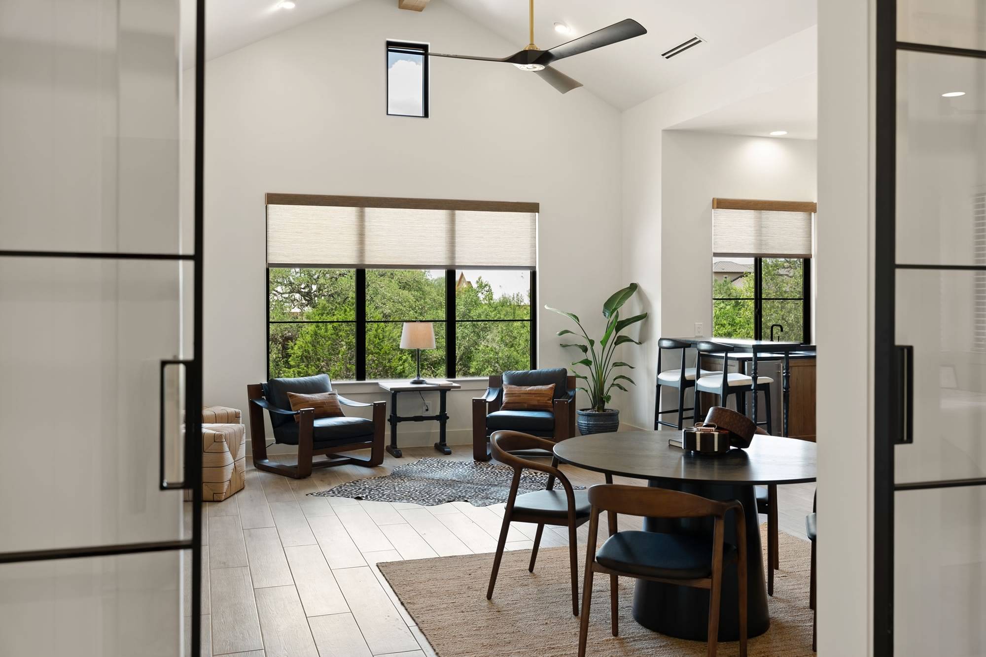 Light, Privacy, Presence: Enhancing Your Home with Window Furnishings
